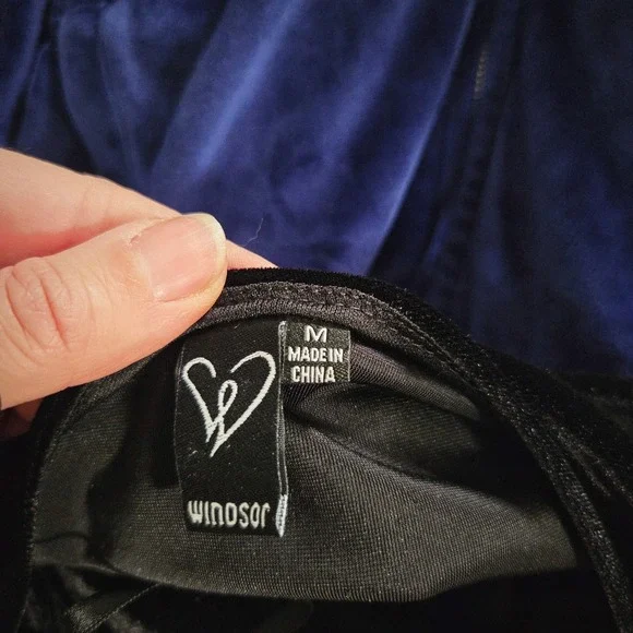 Windsor Black Velvet One Shoulder Dress Long Sleeve Deep V-Neck Slit - Picture 6 of 6